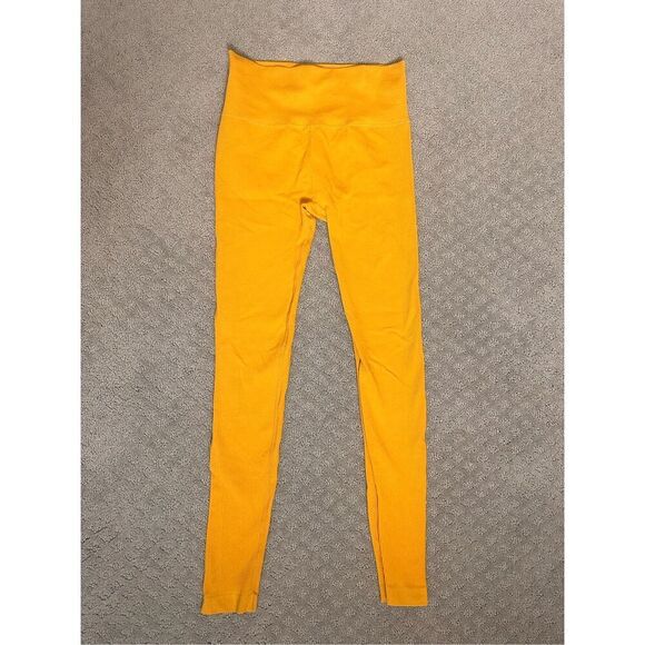 NEW yellow Workout Leggings Small - Picture 1 of 7